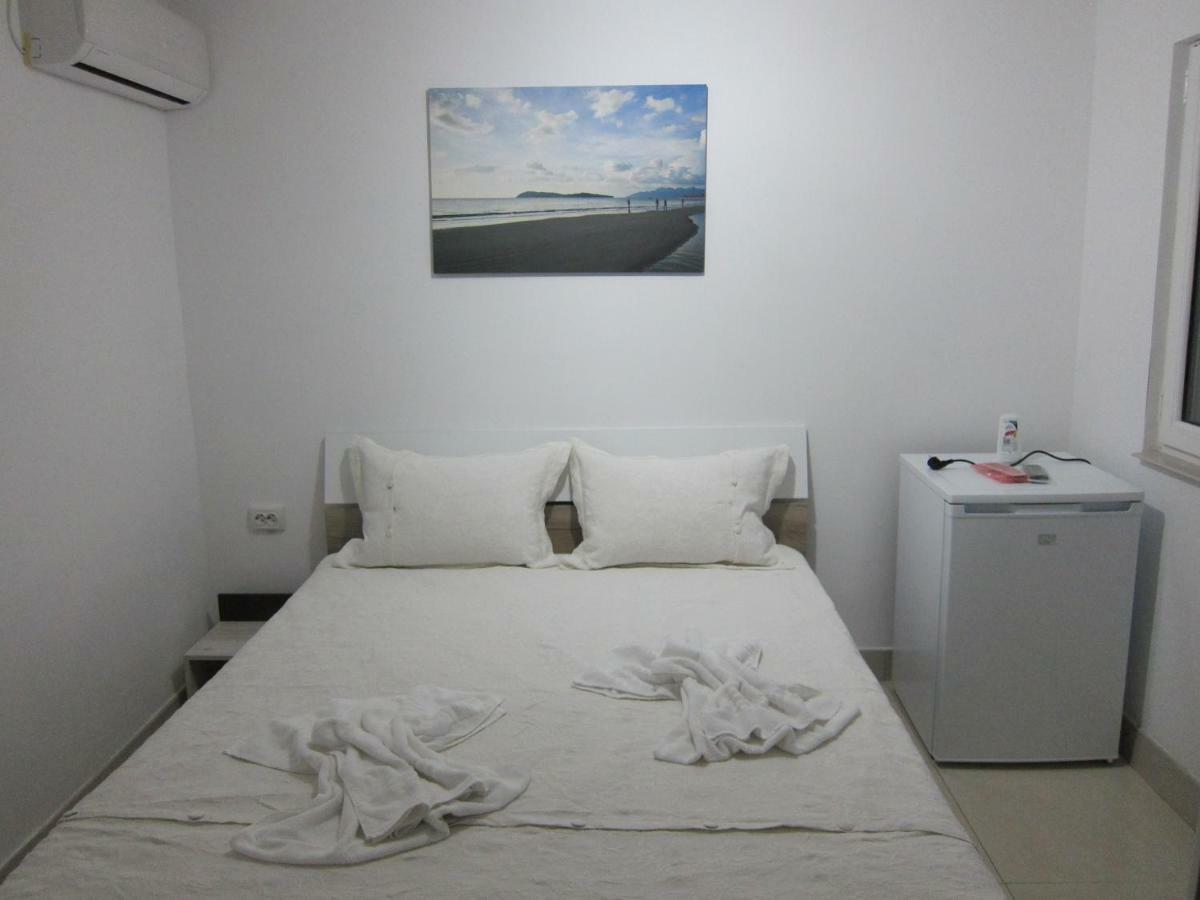ホテルCasa Gherghisan コスティネシュティ エクステリア 写真