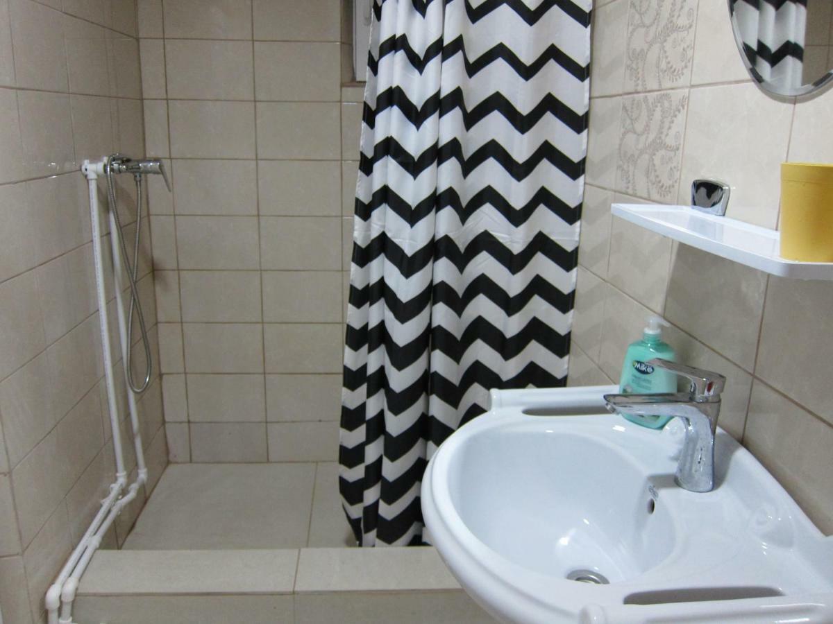 ホテルCasa Gherghisan コスティネシュティ エクステリア 写真